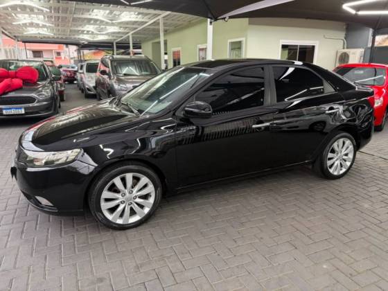 KIA CERATO 1.6 SX3 16V GASOLINA 4P MANUAL KIA CERATO 1.6 SX3 16V GASOLINA 4P MANUAL